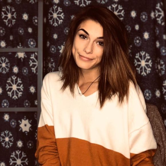 Meet your Posher, Heather - Picture 6 of 6